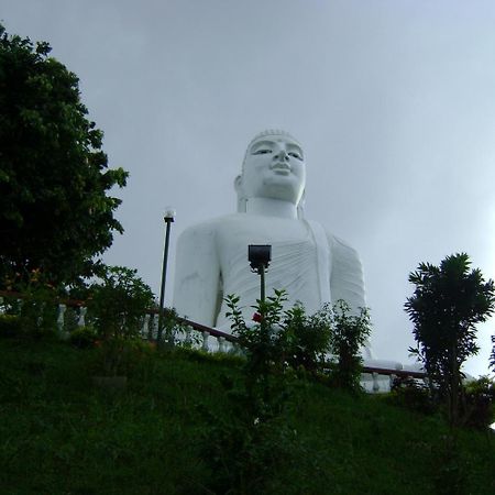Oyo 436 Sandakelum Tourist Guest House แคนดี้ ภายนอก รูปภาพ