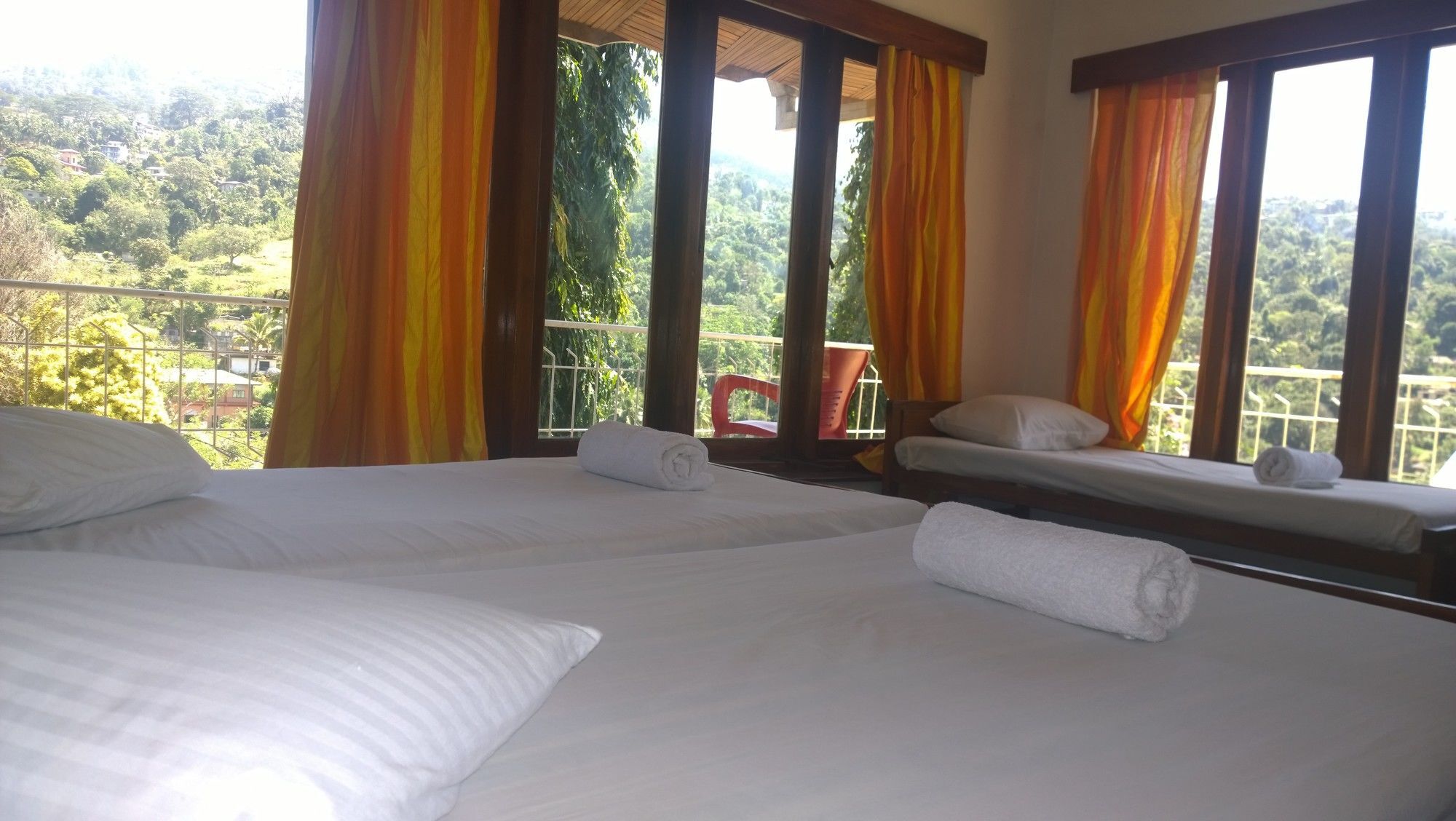 Oyo 436 Sandakelum Tourist Guest House แคนดี้ ภายนอก รูปภาพ