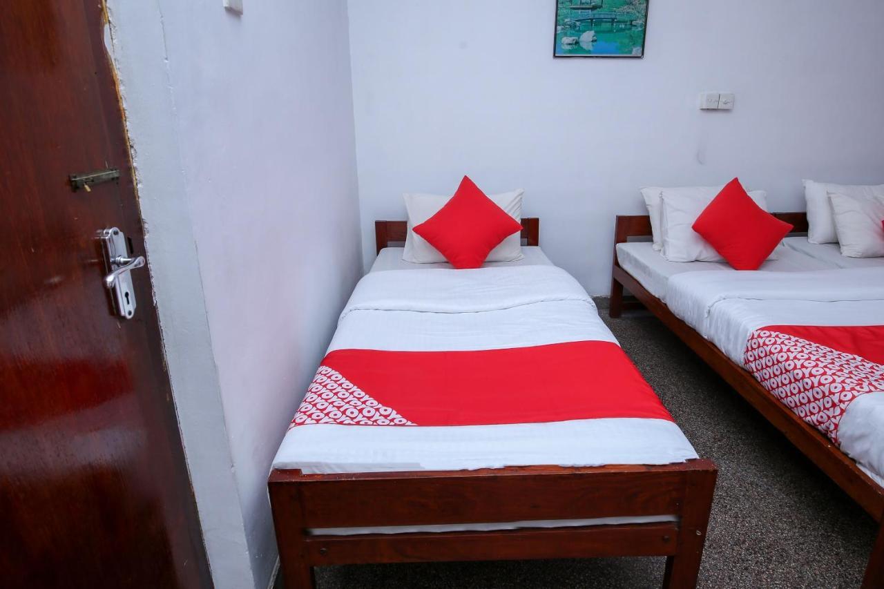 Oyo 436 Sandakelum Tourist Guest House แคนดี้ ภายนอก รูปภาพ