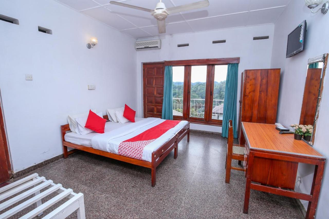 Oyo 436 Sandakelum Tourist Guest House แคนดี้ ภายนอก รูปภาพ