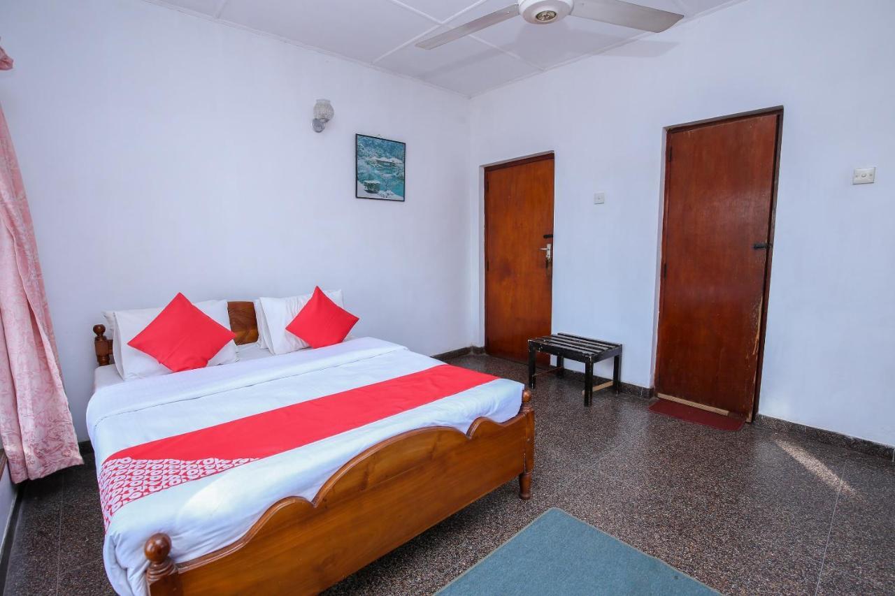 Oyo 436 Sandakelum Tourist Guest House แคนดี้ ภายนอก รูปภาพ