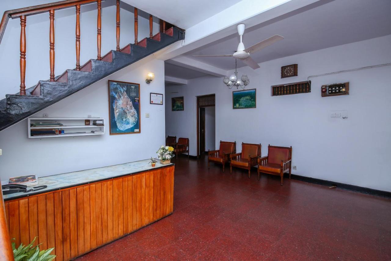 Oyo 436 Sandakelum Tourist Guest House แคนดี้ ภายนอก รูปภาพ